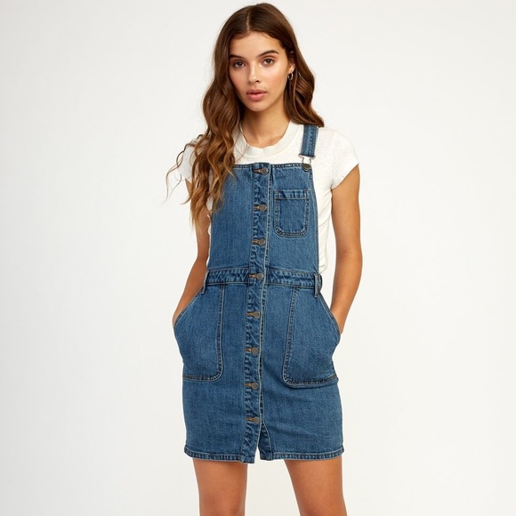 🌴🌼RVCA- CONQUER JEAN OVER ALLS🌼🌴 - Picture 3 of 12